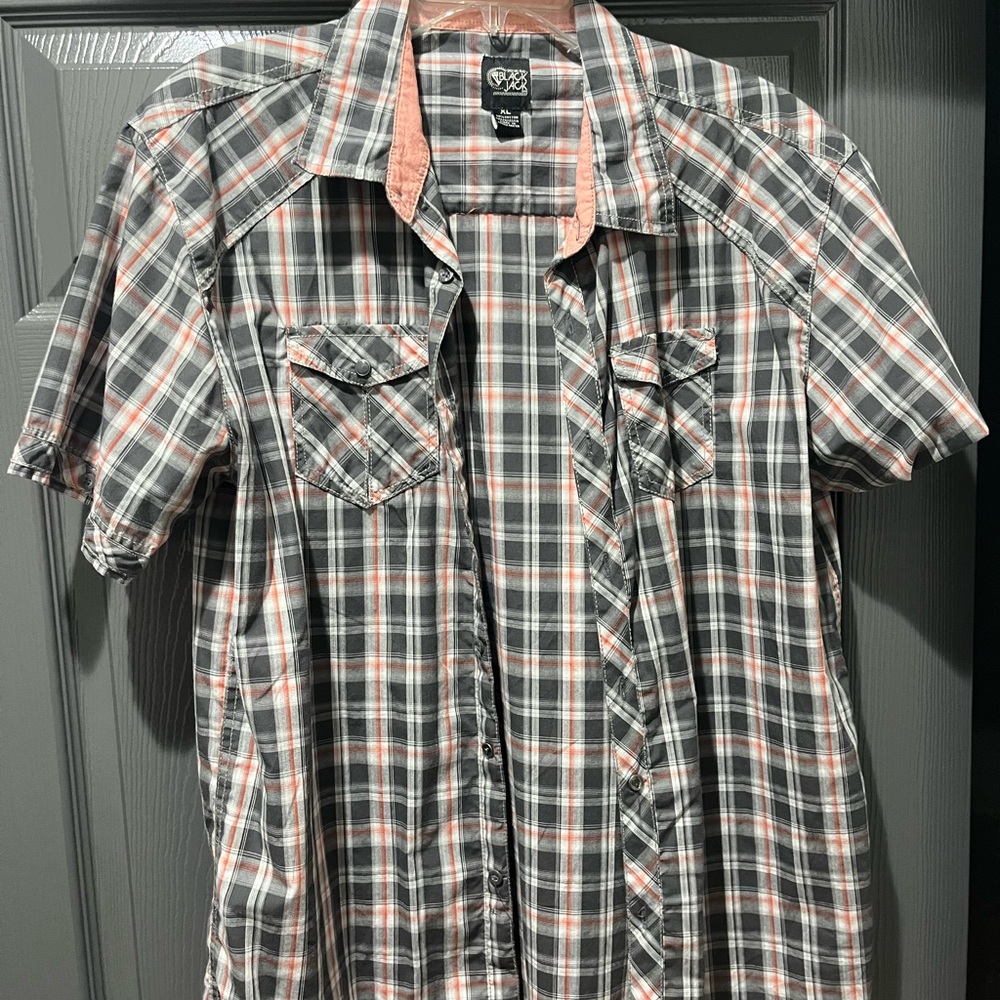 Nice fitting short sleeve muscle shirt